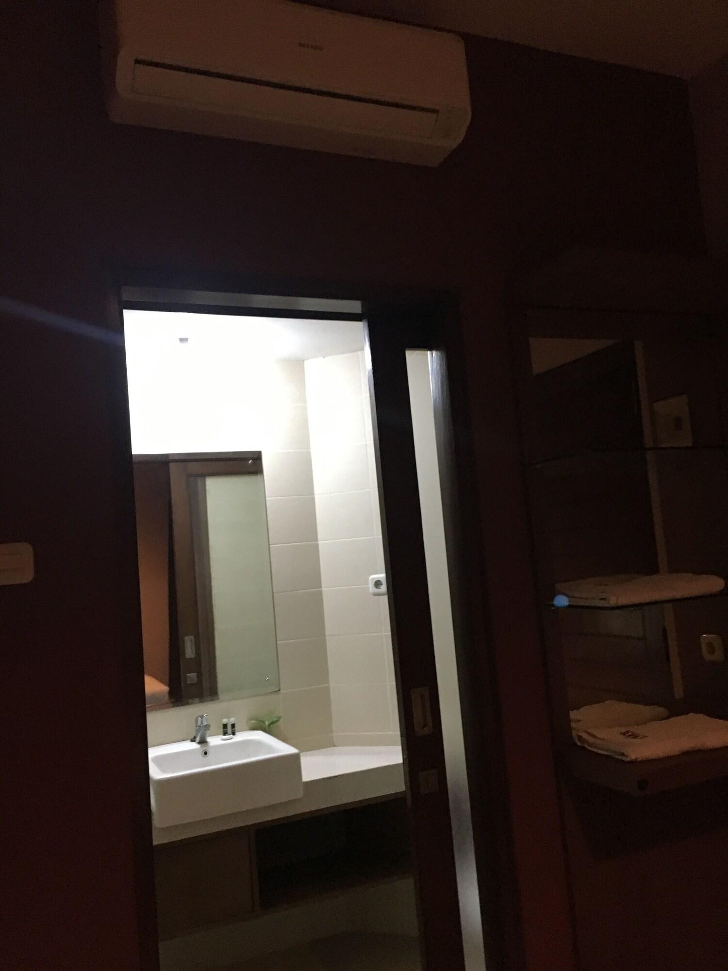 Votel Viure Hotel Jogjakarta Maguwo Ngoại thất bức ảnh